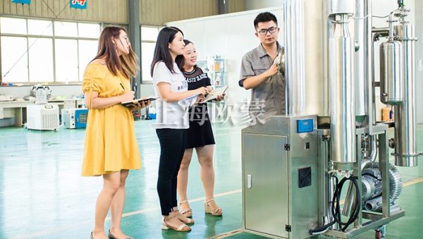 实地讲解喷雾干燥机组 用心服务